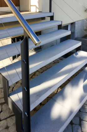 Treppe Stahl Glas Holz Stein